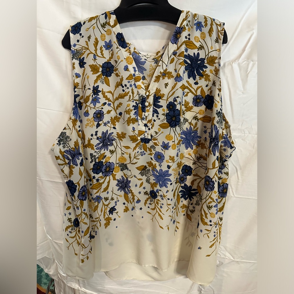 Maurices sleeveless women's plus size top - size 4